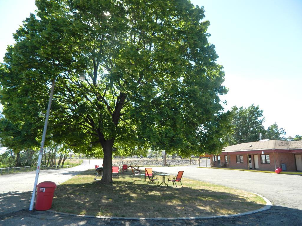 Prospector Motor Lodge Blanding Exterior photo